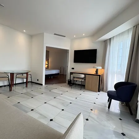 Otel Urh Ciutat De 4*