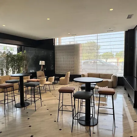 Urh Ciutat De Hotel