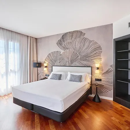 Urh Ciutat De Otel 4*