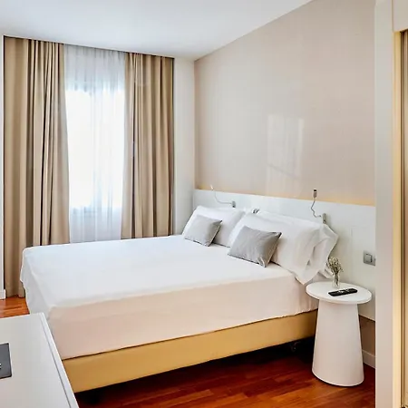 Urh Ciutat De Otel 4*