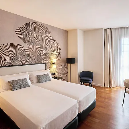 Urh Ciutat De Hotel 4*
