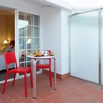 Urh Ciutat De Hotel
