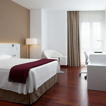 Отель Urh Ciutat De 4*