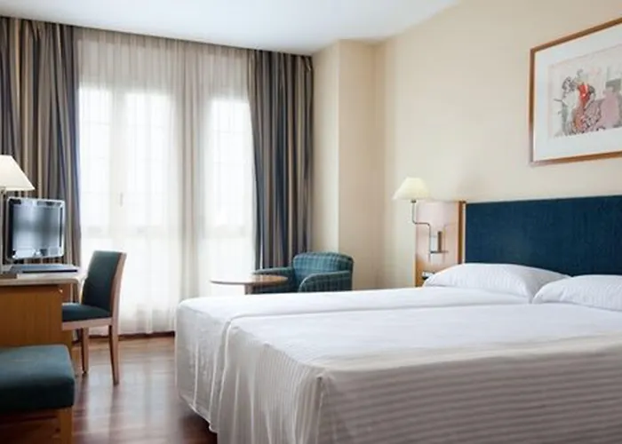 Urh Ciutat De Отель